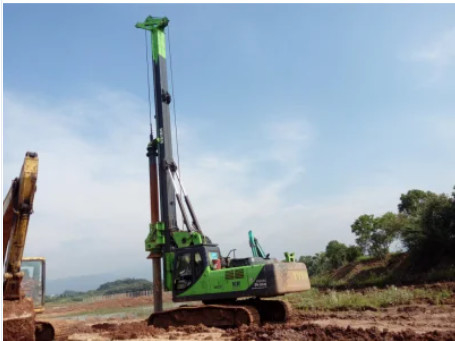 Excavadora Pozo de agua de perforación de la base de perforación de la roca de auger KR150A 1300mm hidráulico de empilado Rig