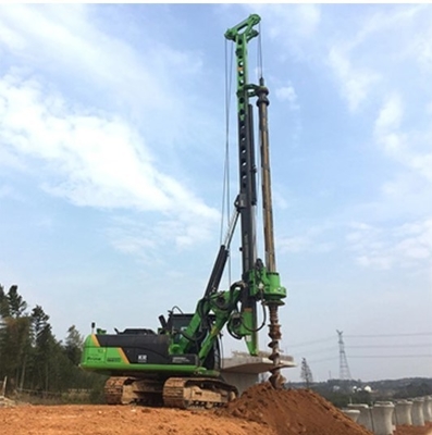 Maquinaria de montaje rotativo de 28 t con 90 kW/2200 rpm de potencia/velocidad nominal