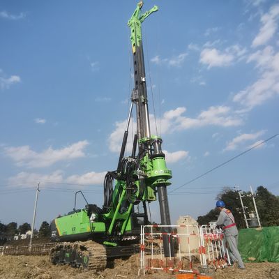 Máquina de empuje de pilas de baja altura con 5,6 m de altura libre 125 kN.m de par y motor de la etapa V de la UE para perforación de cimientos urbanos